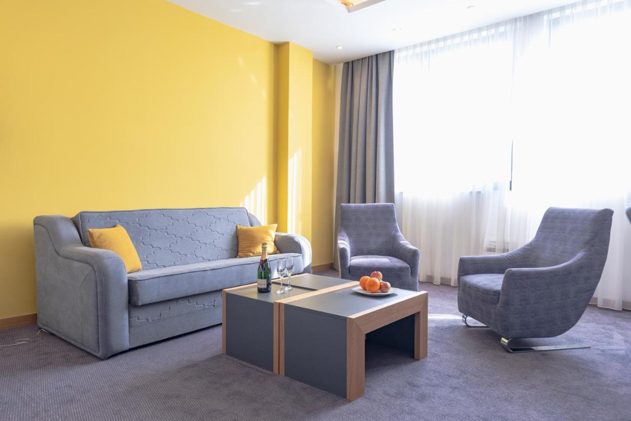 Hotel Stobex Лозница Екстериор снимка
