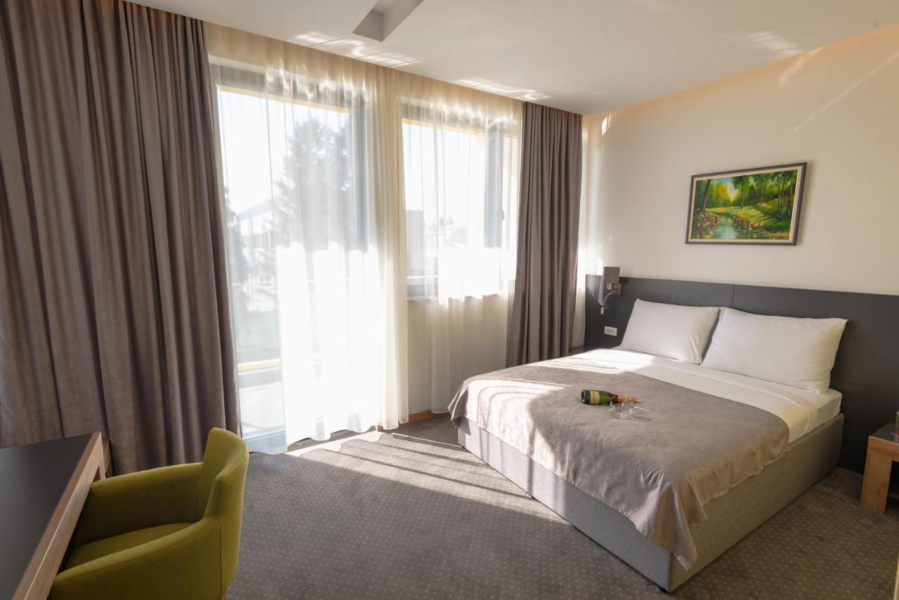 Hotel Stobex Лозница Екстериор снимка