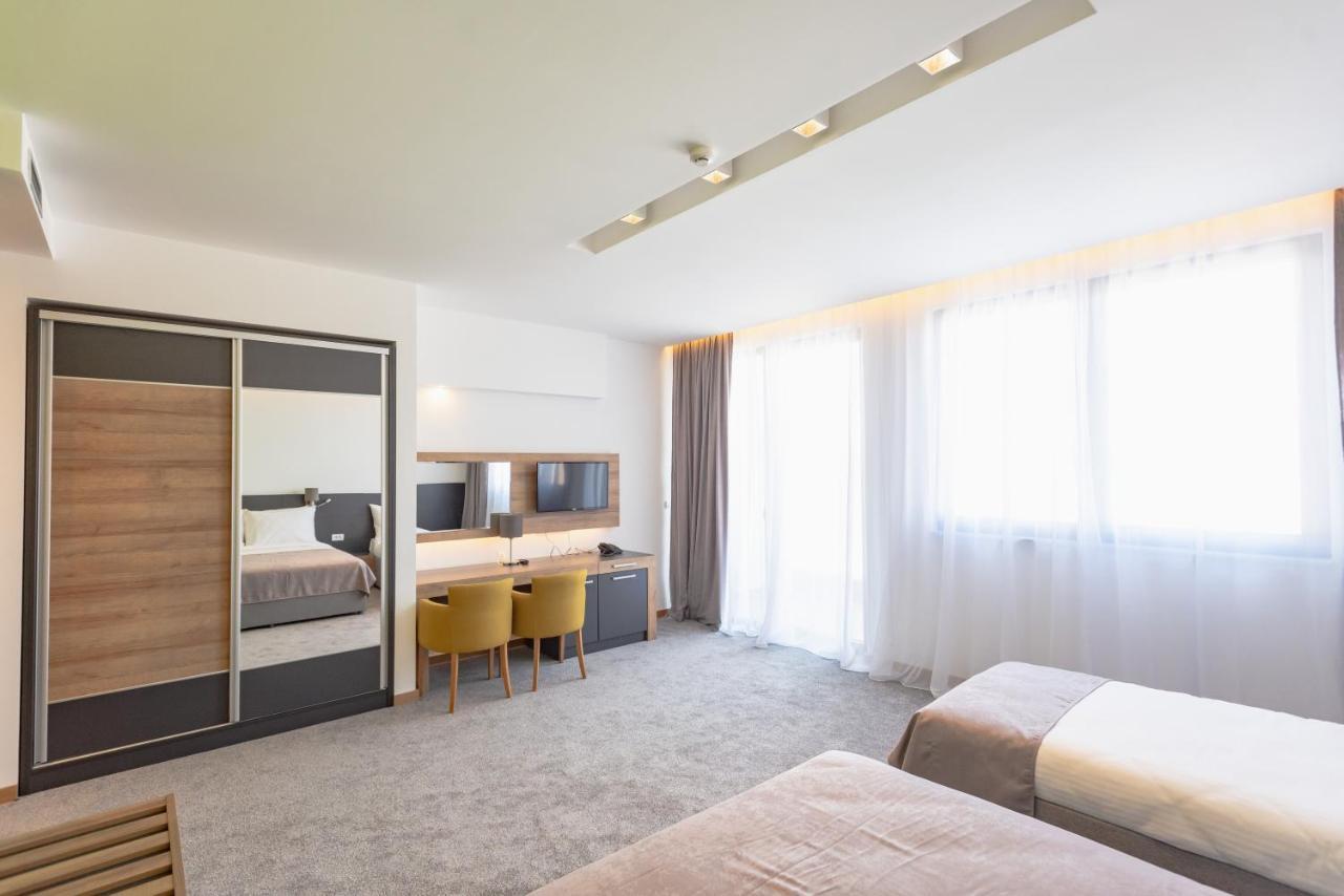 Hotel Stobex Лозница Екстериор снимка