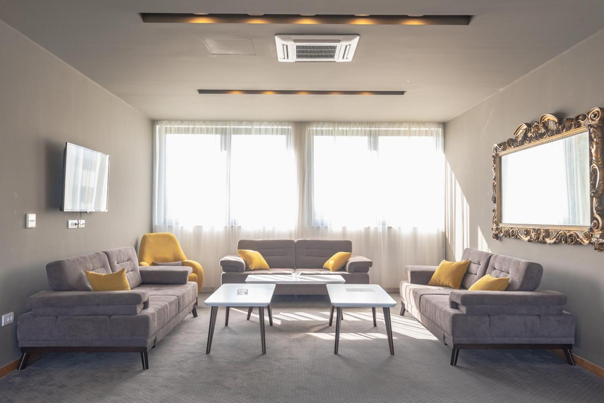 Hotel Stobex Лозница Екстериор снимка